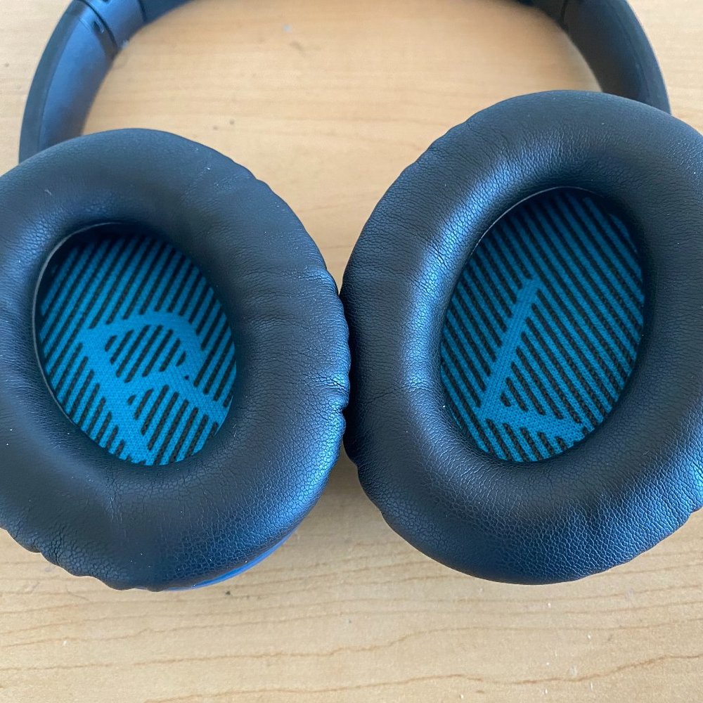 Bose QuietComfort 25 Wired Noise Cancelling Headphones - Picture 5 of 13